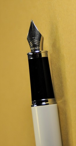 "Parker" I.M. Juegos de tarjeteros y pluma estilográfica de cuero laca blanca y CT 1999. - Imagen 8 de 19