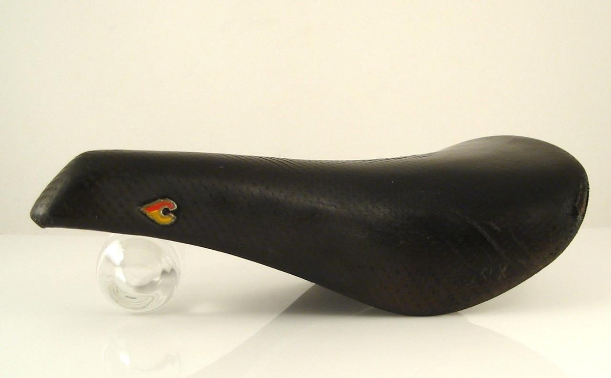 Vintage USED 1980s CINELLI VOLARE SLX 404g Saddle Road Bike Vintage USED 1980s CINELLI VOLARE SLX 404g Saddle Road Bike