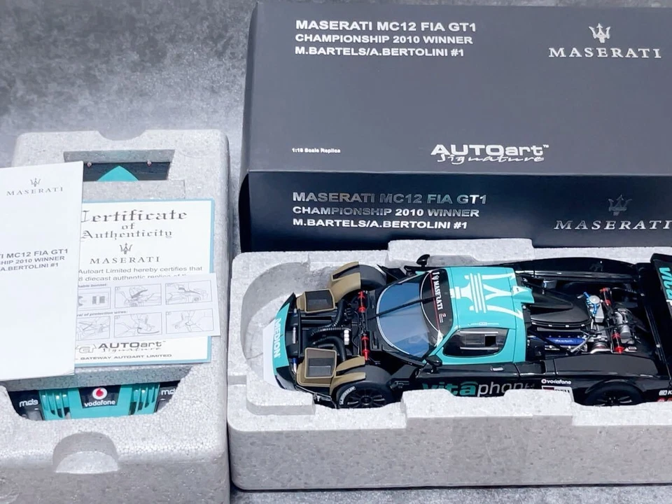 AUTOart 1/18 Maserati MC12 FIA GT1 Championship 2010 Winner #1 Model Car - Image 4 of 4