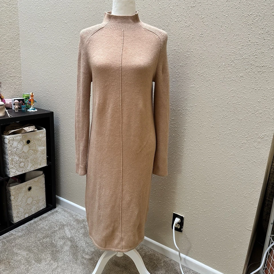 Vestido Suéter Banana Republic Lana Merino Tostado Neutro Largo Midi Cuello Tortuga XS/S Foto 3 de 4