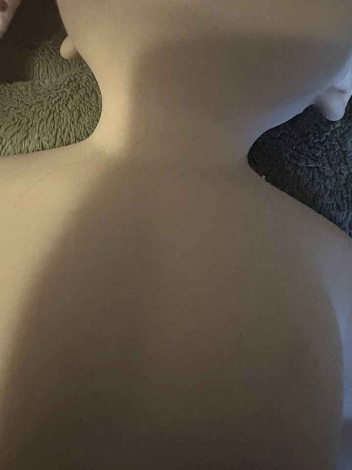 22 Inch Silicone Baby Girl Red Description For Detail Details Tiny Rip - Image 2 of 4