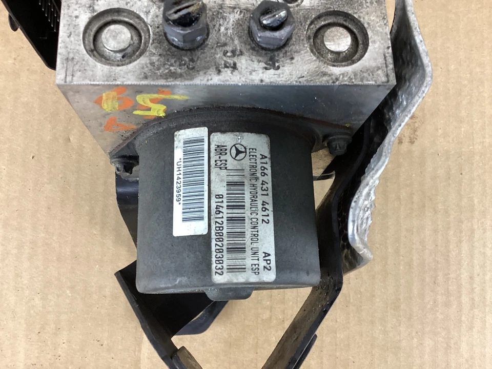 Módulo de bomba de freno antibloqueo ABS 2013-2016 Mercedes-Benz GL450 A1669013400 FABRICANTE DE EQUIPOS ORIGINALES Foto 4 de 4