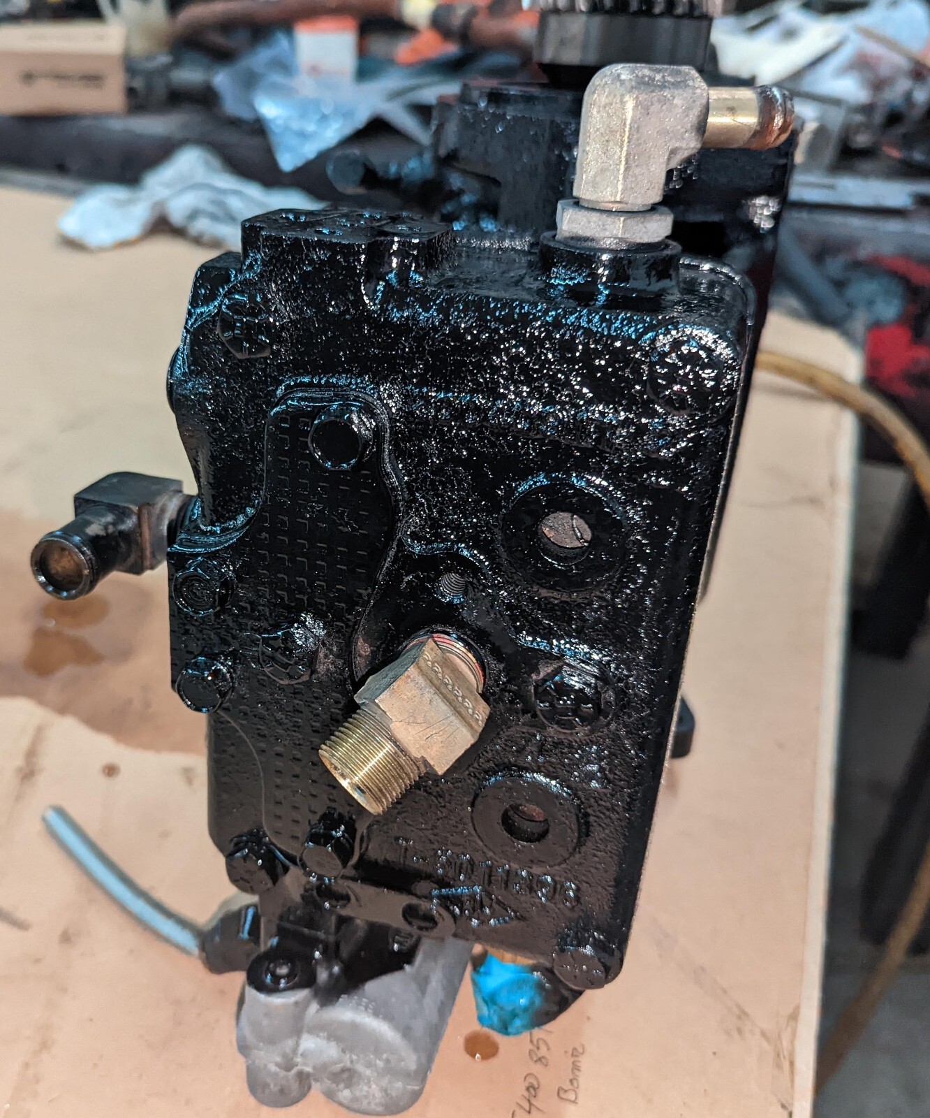 International Dt466e Bendix TU Flo 550 Compressor 5014143 for sale 