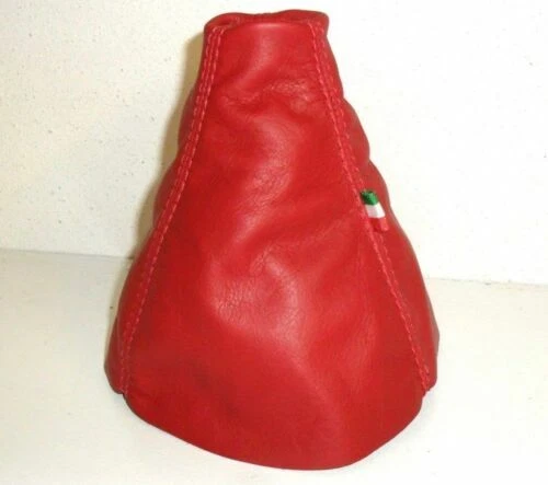 Cuffie del cambio rossi per auto tuning ed elaborate