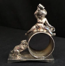 MIDDLETOWN PLATE CO SILVER FIGURAL BOY CHERUB & MOUSE #70 NAPKIN RING HOLDER