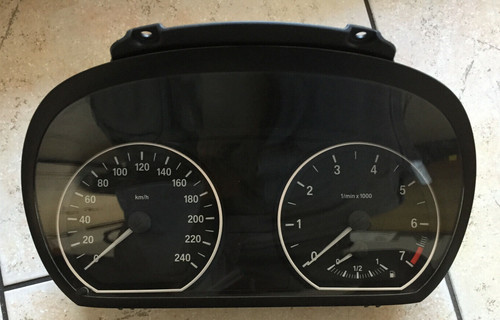BMW 1er E87 orig. Johnson Controls Tachometer Kombiinstrument 102493293