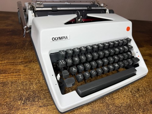 Near Mint! Serviced 1978 Olympia SM9 Vintage Portable Typewriter Pica