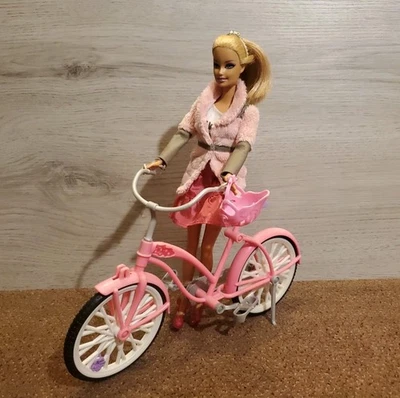 Mattel Barbie Fahrrad mit Puppe Set Zubehör für Haus - Bild 1 von 4