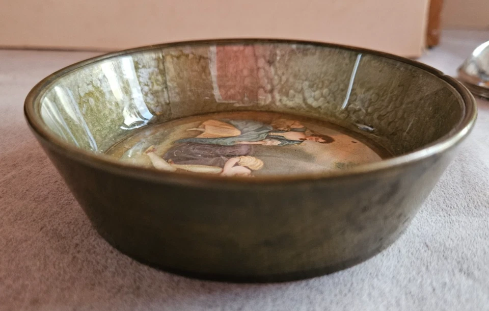 ANCIENNE COUPELLE LAITON AVEC GRAVURE MINIATURE SCENE MUSICALE GALANTE - Photo 4/4