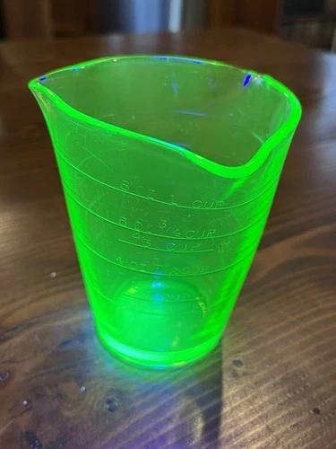 Federal Glass Measuring Cup Uranium Vasoline Green Glass Triple Spout Vtg
