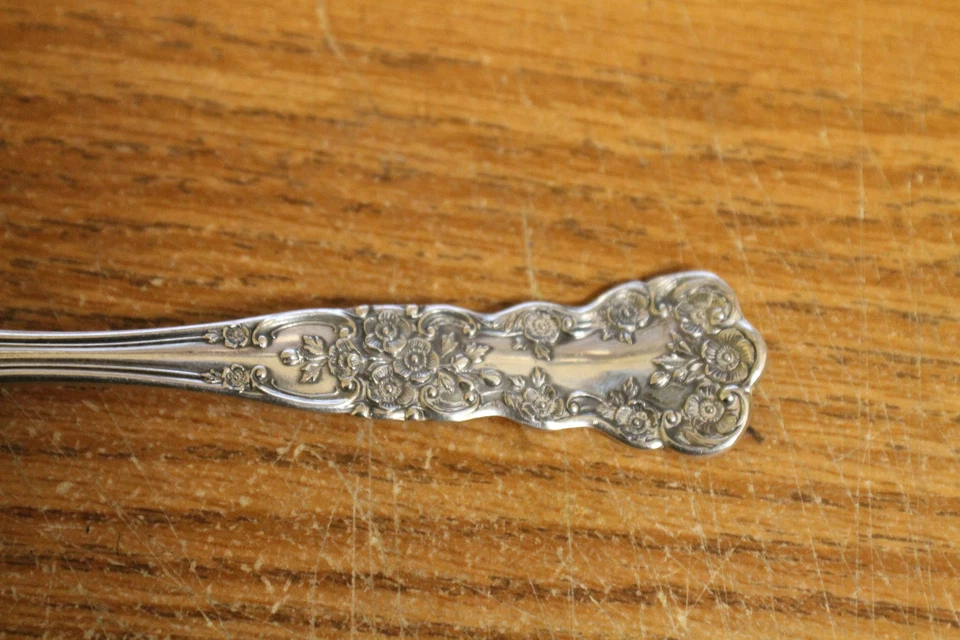 Cucharadita Gorham Buttercup de plata esterlina 33,6 GR Foto 2 de 4