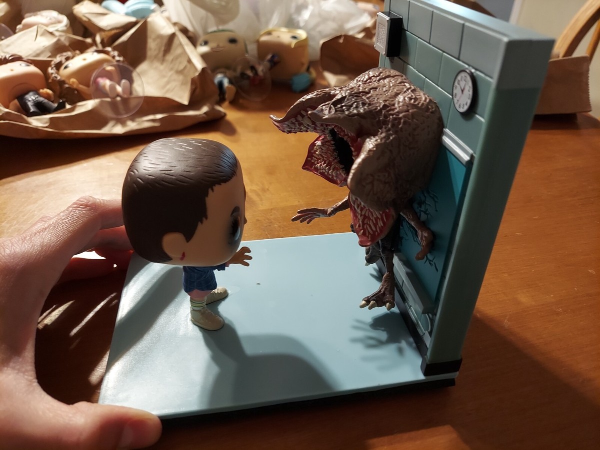 Funko Pop LOOSE Stranger Things Eleven vs Demogorgon #727 MOVIE