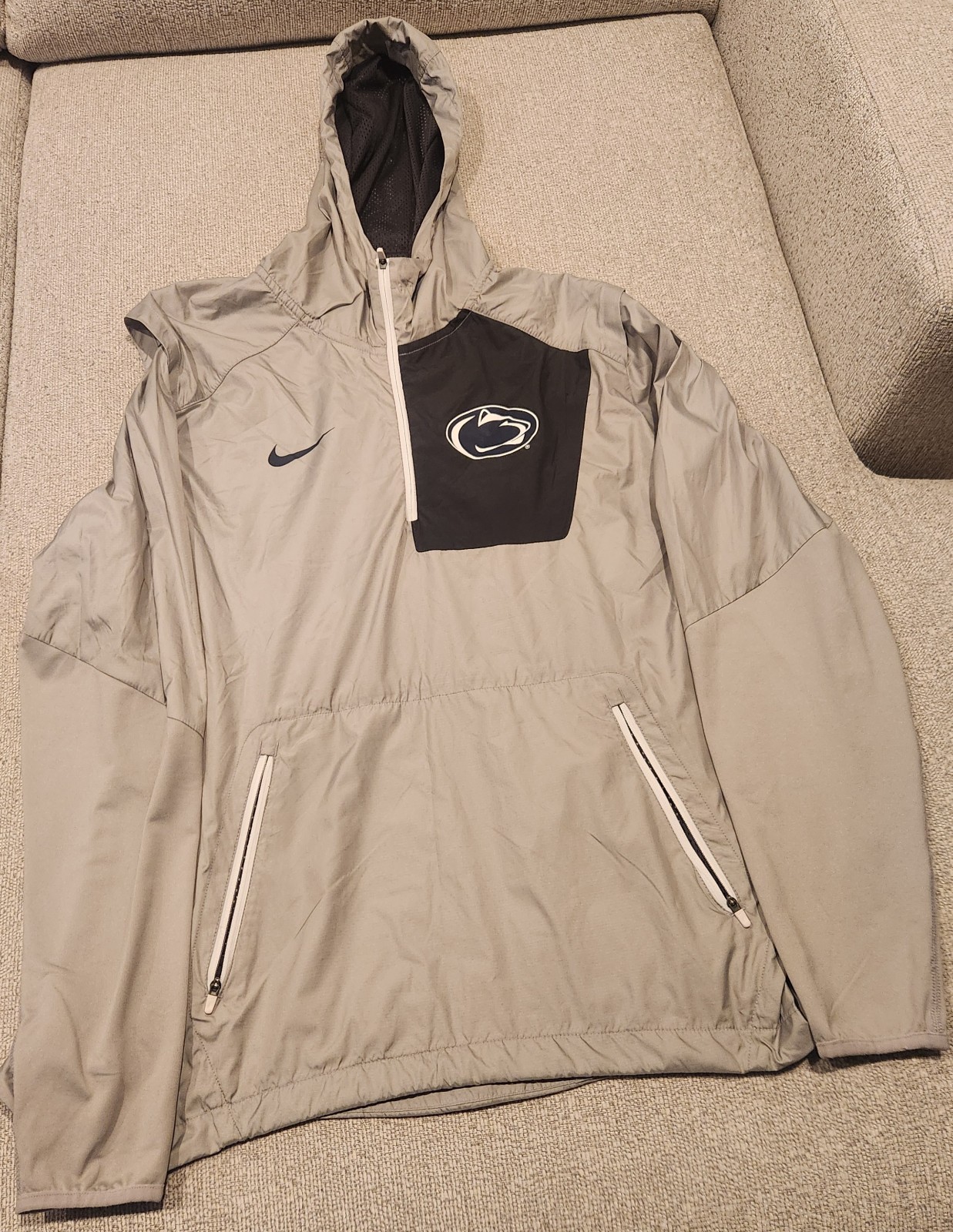 Penn State Nittany Lions x Nike Men's 1/4 Zip Hooded Windbreaker Gray • Medium