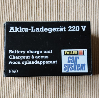 FALLER Car System Akku-Ladegerät 1690 220 V  Modellbahn Zubehör