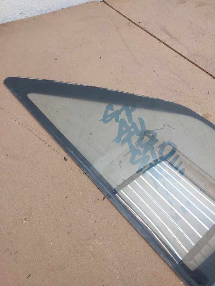 JDM 84-87 Toyota Corolla AE86 Levin OEM Coupe RH Driver Side Quarter Glass - Image 3 of 4