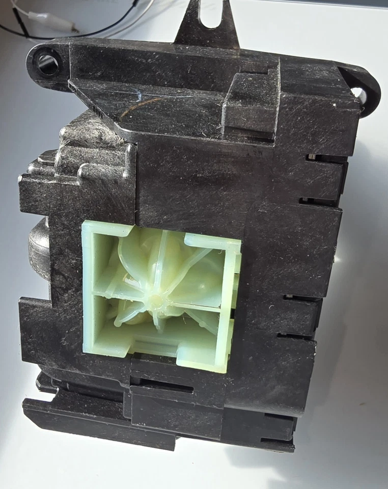 2013-2016 BMW F10 M5 4.4L V8 DCT CARBON FIBER SHIFTER OEM  - Image 4 of 4