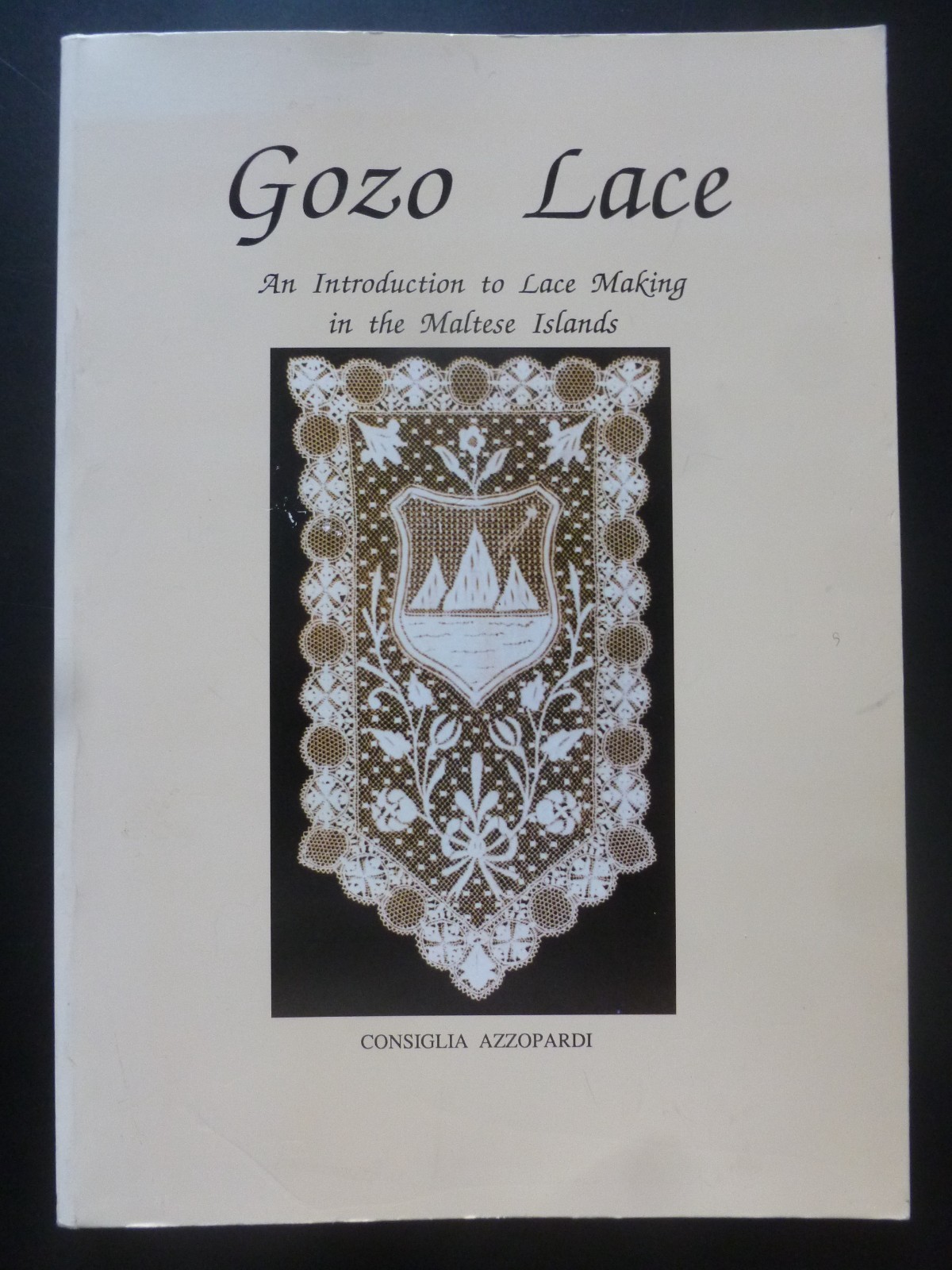 GOZO LACE - AN INTRODUCTION TO LACE MAKING IN THE MALTESE ISLANDS