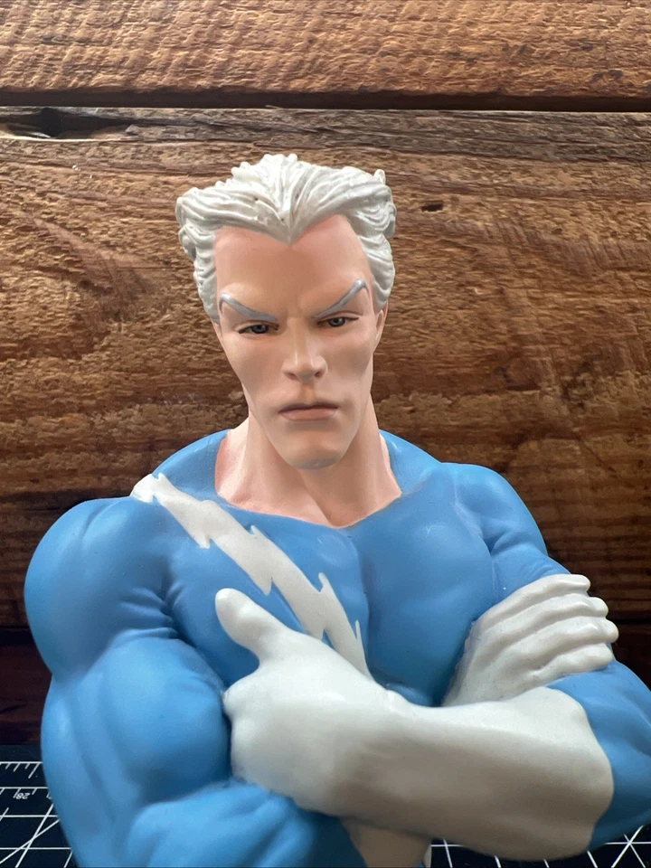 Bowen Designs Quicksilver Blue Suit 1/8 Scale Mini Bust Marvel X-Men 0418/3000 - Image 3 of 4