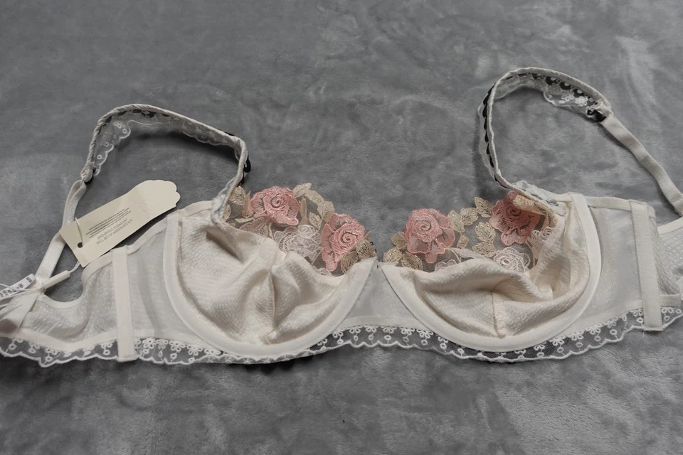 Conjunto de sujetador blanco mediano For Love And Lemons para mujer talla 34DD Foto 4 de 4