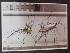 postcard art Lew Nussberg Uberwindung der Mauer Checkpoint Charlie unposted