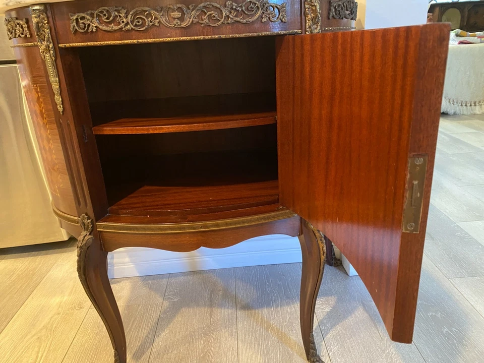 Armário console vintage de mármore embutido de mogno meia redonda, 27 1/2" x 16" x 29" A - Imagem 3 de 4