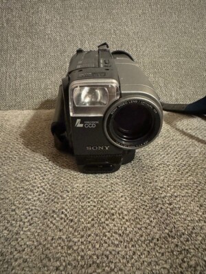 Sony Handycam CCD-TR96 Video8 Camcorder 30x Zoom – Tested