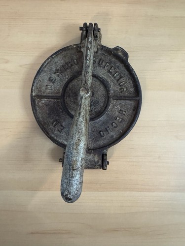 Vintage Pagoel Style Superior Tortilla Press Cast Iron 6.5" - Picture 1 of 7