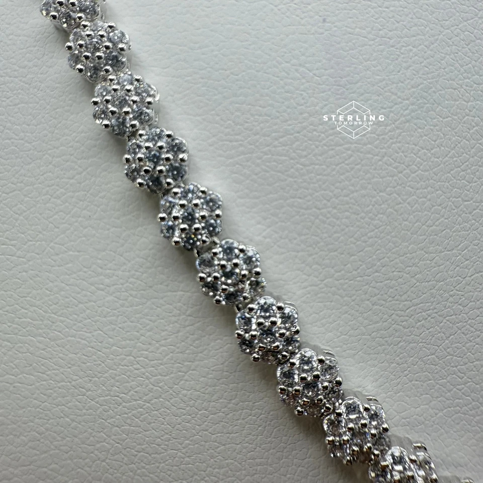 Collar de tenis con flores de 5 mm enchapado en oro blanco de 14 K cadena de circonita cúbica duradera helada Foto 4 de 4