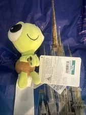 Disney Finding Nemo Squirt Small Magnet Hands Plush New