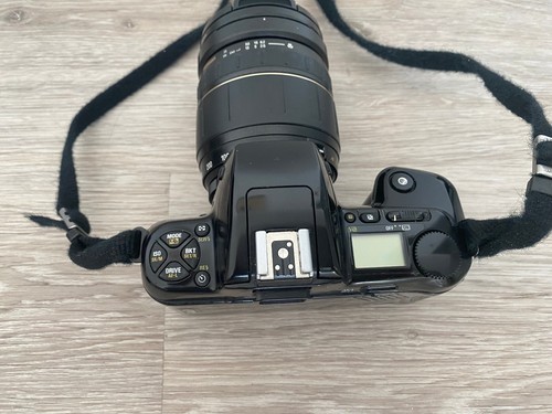 Cámara Nikon F-601 AF con muchos accesorios - Imagen 4 de 11