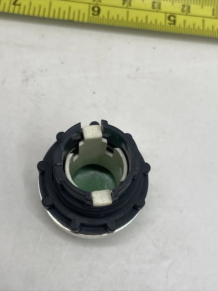 Interruptor pulsador Omron A22NZRPMNGA nuevo stock antiguo, momentáneo, verde, LED V13 Foto 2 de 4