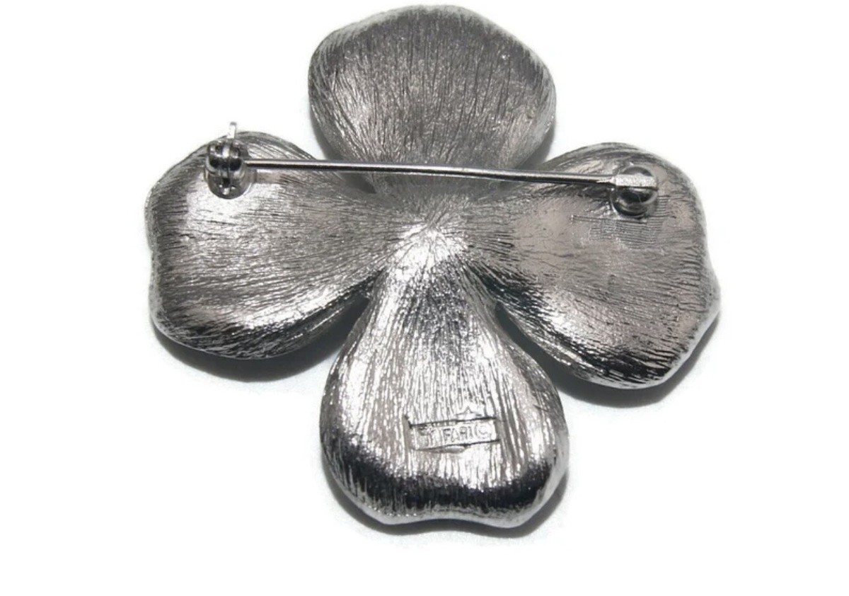 Vintage Trifari Crown 50s Dogwood Flower Botanic Plant Brushed Silver Brooch Pin Vintage CROWN TRIFARI 1950s Silver-tone Leaf Brooch Pin - Etsy main image 2