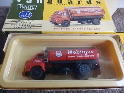 VANGUARDS 1/64 VA7005 BEDFORD S TYPE TANKER MOBILGAS - Photo 1/4
