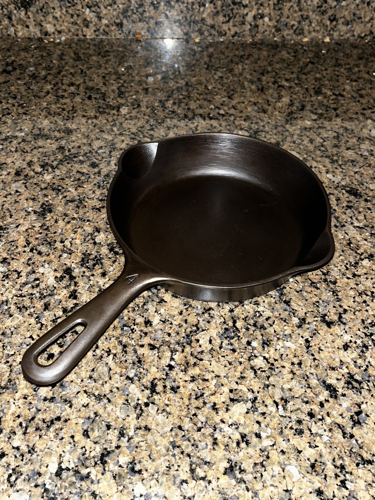 Vintage Cast Iron Skillet GRISWOLD 4 702 C Small LogoGrooved Handle