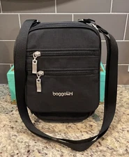 BAGGALLINI RFID Journey Crossbody Bag JOU878BSA BLACK/SAND LINING MSRP $65 NWT