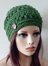 handmade crochet womans button hat beanie turtle green puffs new