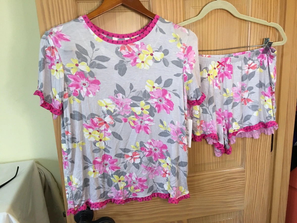 New Secret Treasures Womens Gray Floral Shorty Pajama set 2 pc Top