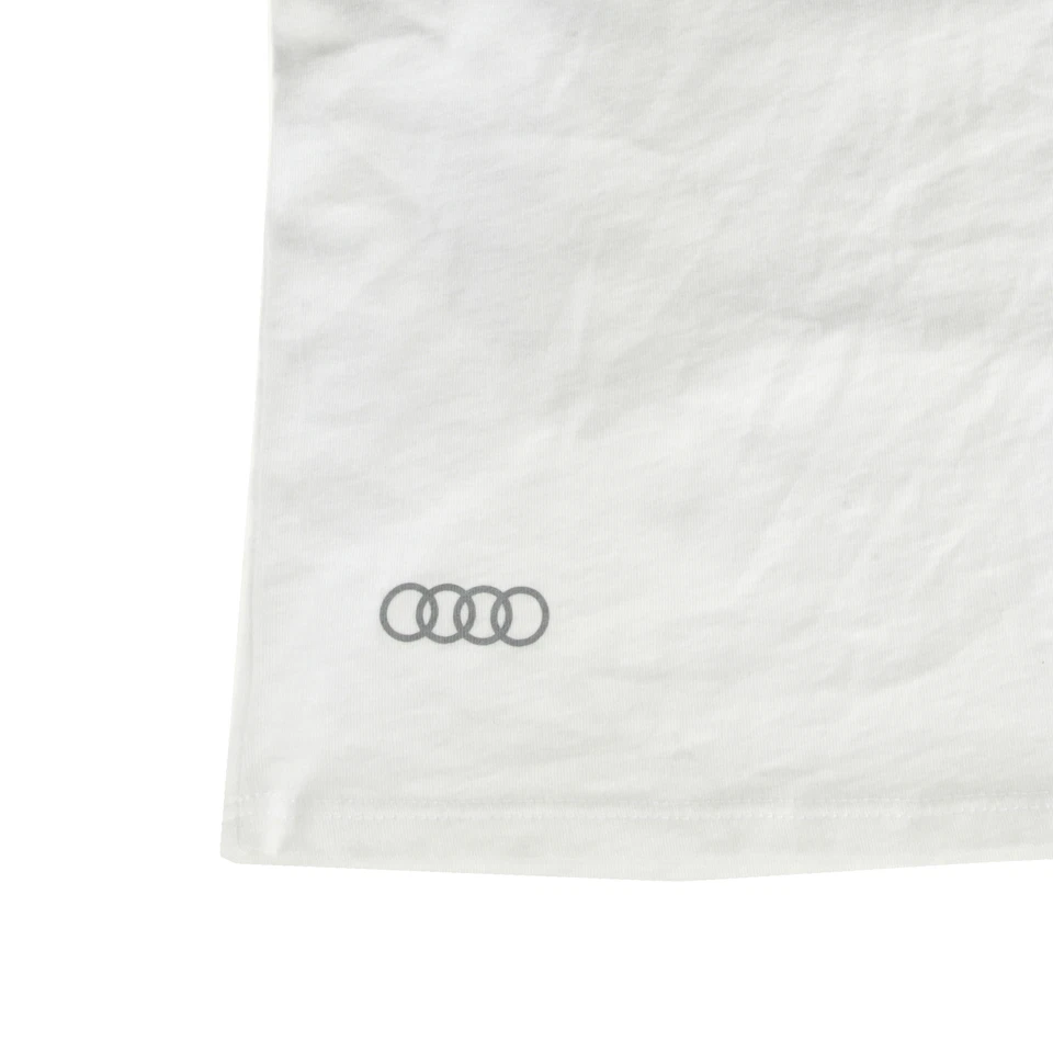 Camisa grande Audi manga cuarto blanca/negra para mujer Foto 3 de 3