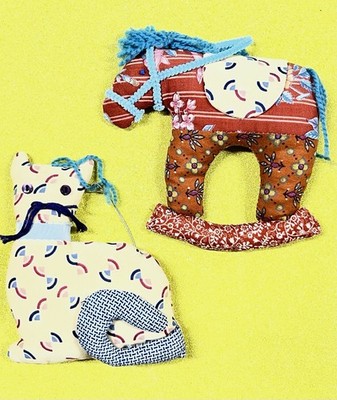 B30 2 hand made ornaments 1 cat 1 horse