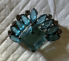 OLD MARK STERLING DARK AQUA BLUE GLASS C & H Co CROWN BROOCH/PIN 