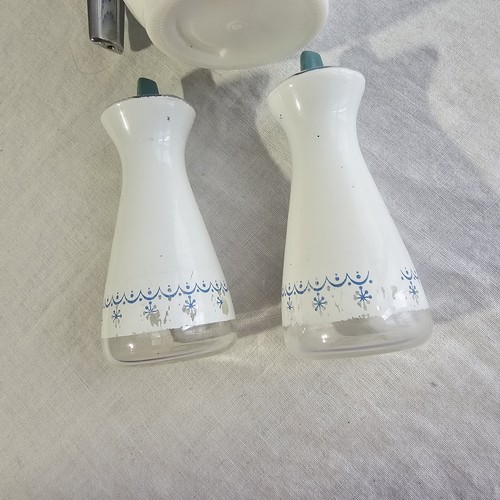 -Blue Garland Snowflake- Creamer And Salt And Pepper - Picture 2 of 4