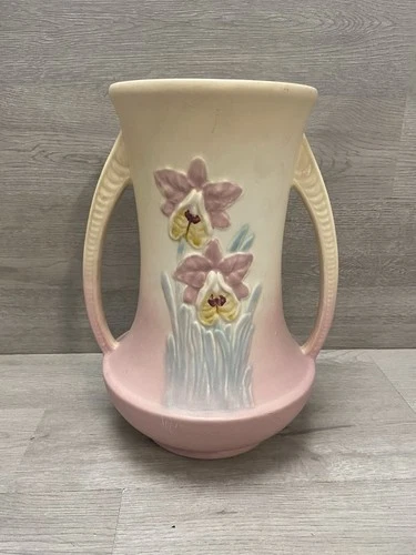 Vintage Original Hull Orchid 304 10 3/4”