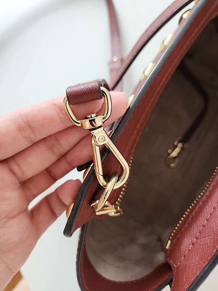 Michael Kors Burgundy Crossbody Bag Saffiano Leather Good Condition With Insert - Image 4 of 4