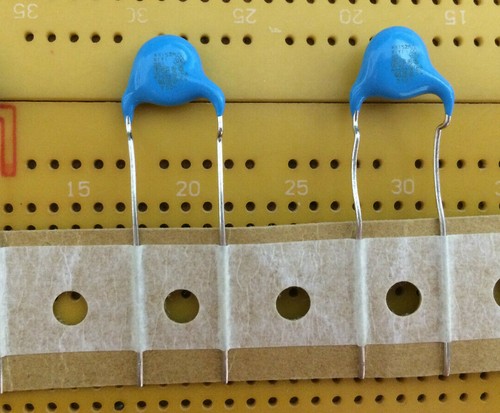 470pF 680pF 2.2nF 3.3nF X1/Y1 250Vac Ceramic Disc Safety Capacitors Murata KX - 第 1/5 張圖片