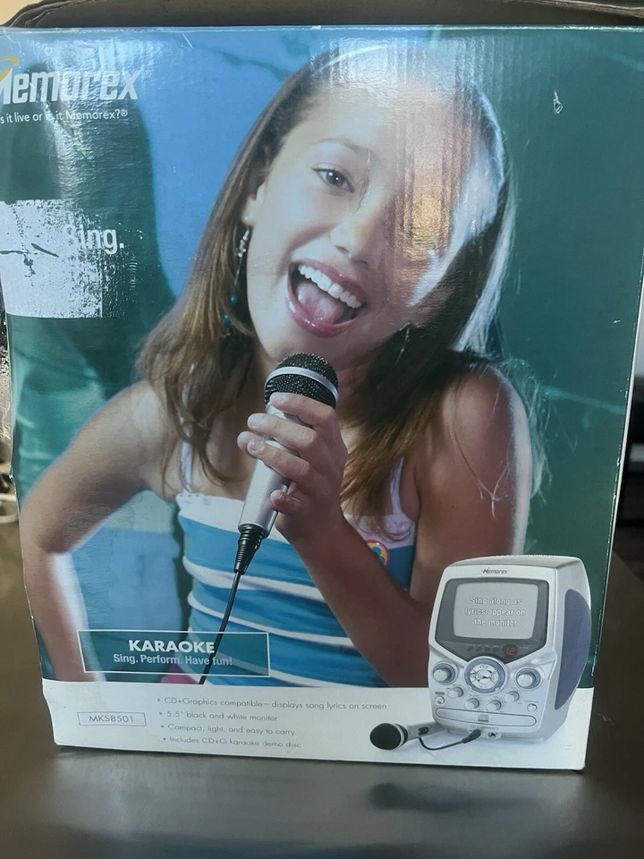 Memorex MKS8501 CD Graphics Portable Karaoke Machine-B&W Gaming CD Player Works - Image 4 of 4