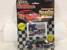 Dale Earnhardt Sr #3 1992 Goodwrench 1:43 NASCAR Racing Champions w/Card