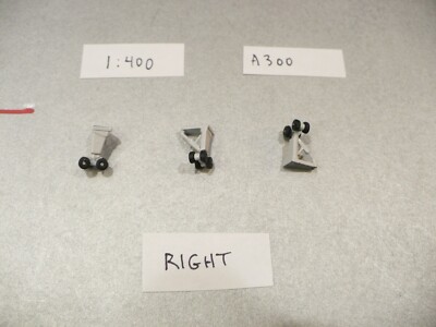 1:400 AeroClassics Landing Gear Airbus A300 3x right bogey (gray)