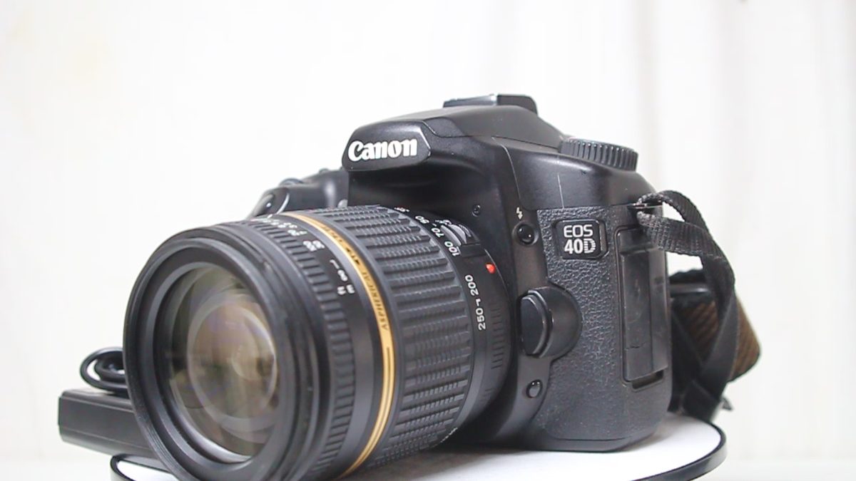 キヤノン デジタル一眼レフカメラ　EOS 40D Tamron Canon EOS 40D Appareil photo numérique Reflex 10.1 Mpix