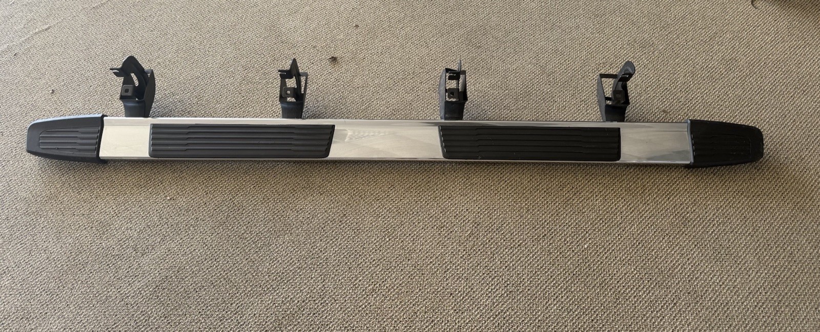 2019-2025 Silverado Sierra 1500 Crew Cab RH LH Running Board 84016709 OEM 1677