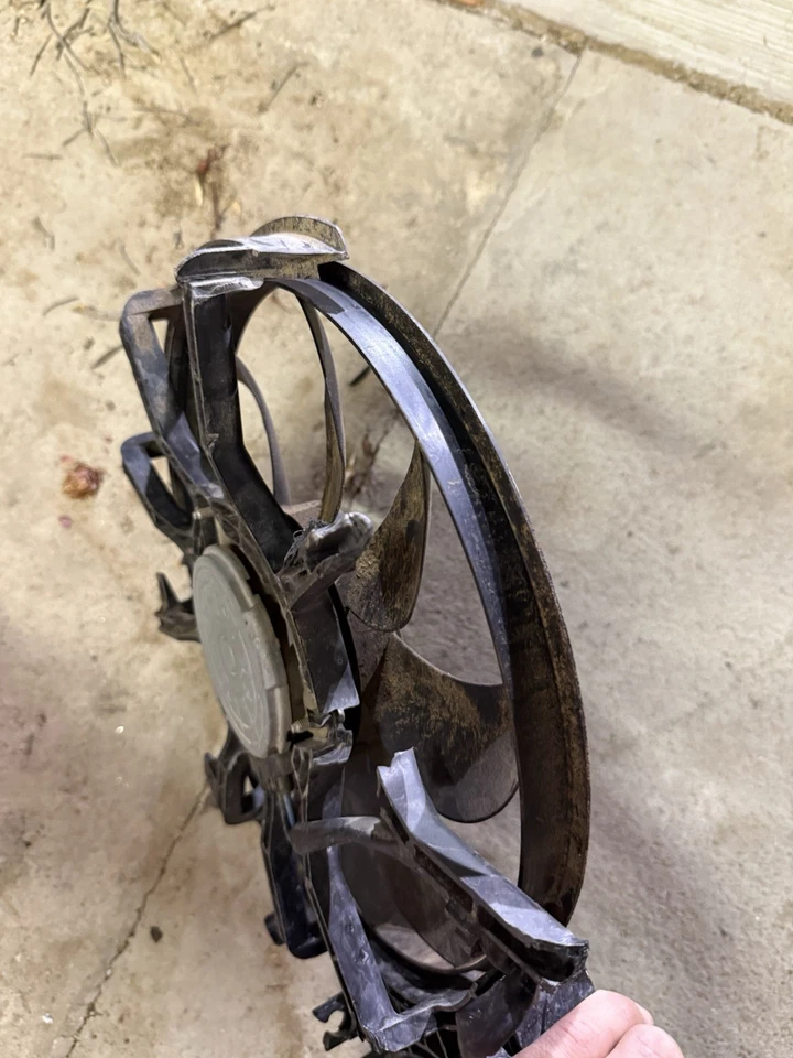 日产/Infinity G35/G37/350z/370z 原始设备制造商散热器风扇 — 第 2/4 张图片